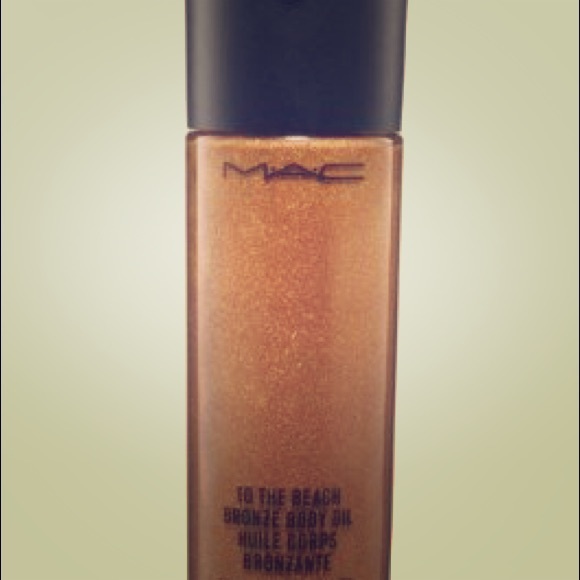 SOLD!!!! MAC sparkly body oil!!