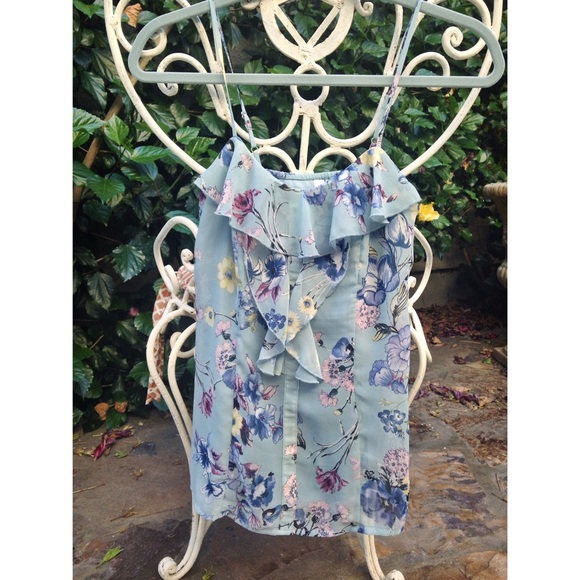 🚫SOLD🚫 Floral tank top - Picture 1 of 3