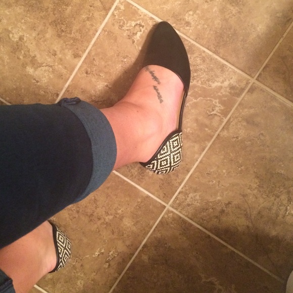 ❌❌BUNDLED Tribal ballet flats - Picture 4 of 4