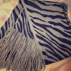 G by Guess zebra scarf 💞💞
