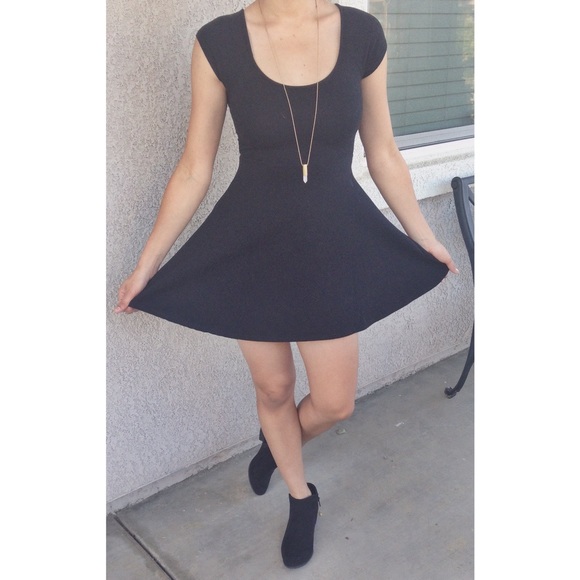 SOLD Brandy Melville/John Galt black dress - Picture 4 of 4