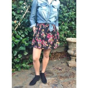 🚫 SOLD🚫Floral black/pink A-line skirt