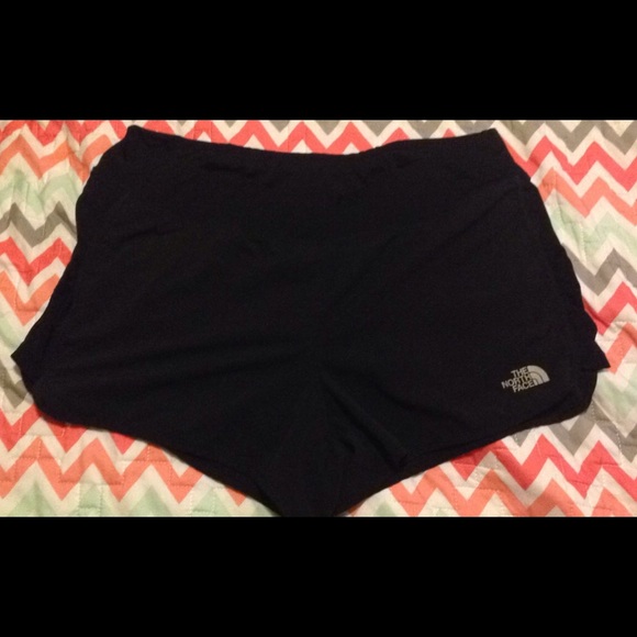 North face shorts size L