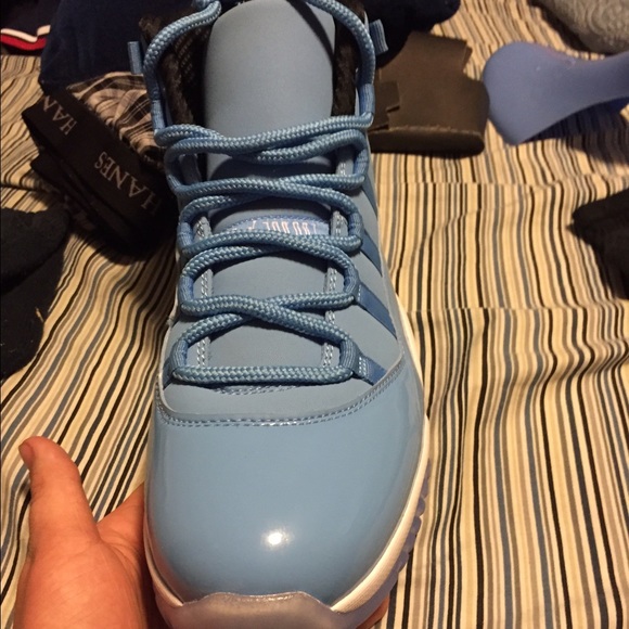 Jordan 11 Pantone - Picture 1 of 4