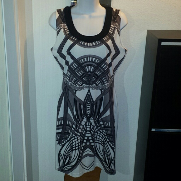 Kardashian Kollection Dresses & Skirts - Kardashian kollection tribal print body con dress