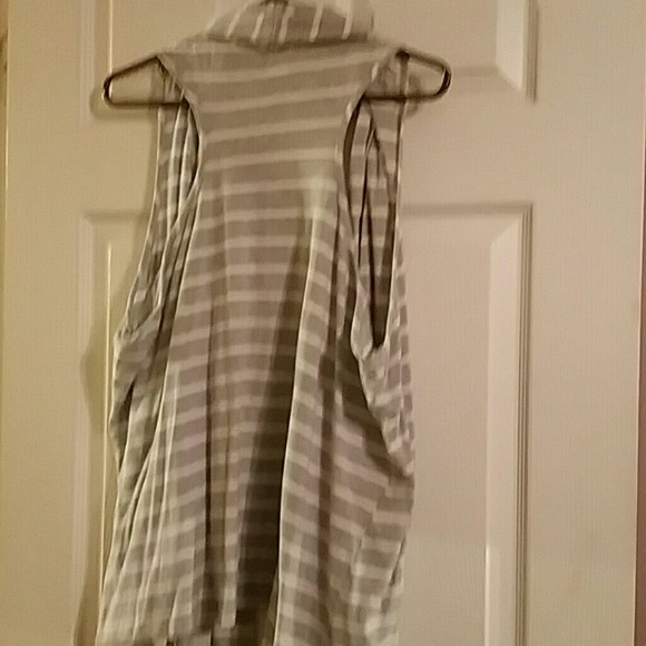 Torrid  Sleeveless Grey &White Striped Open Front - Picture 4 of 4