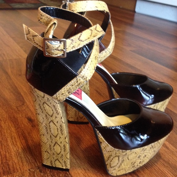 Faux snake skin and paten leather heels