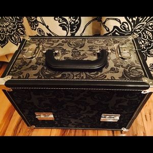 Caboodles Train Case SOLD‼️