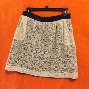 Lace skirt
