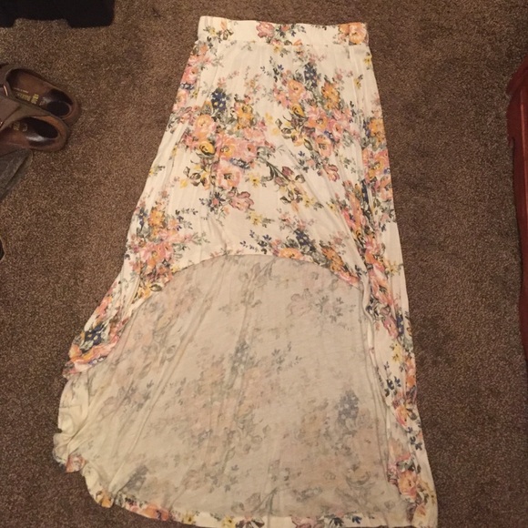 hi-lo flowered billabong skirt (m)