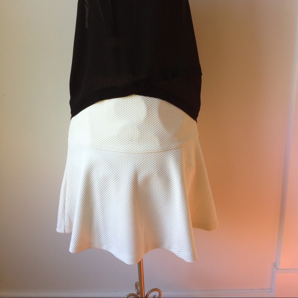 Banana Republic Piqued White A-line Skirt - Picture 3 of 3