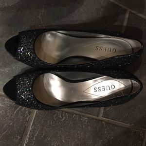 Guess Women's Size 10 Glitter Pump