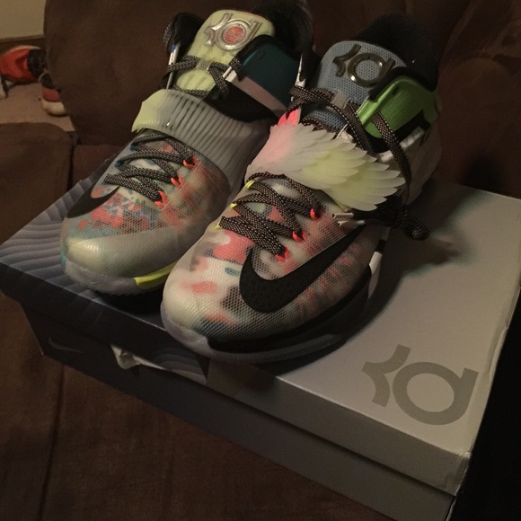'What The Kd's' size 10.5  Men !!