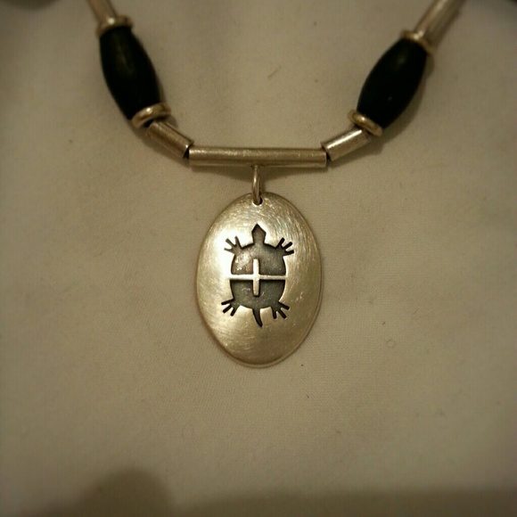 SYMBOLIC SEA TURTLE NECKLACE