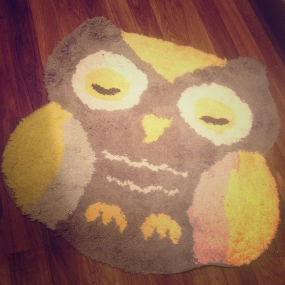 Owl bath mat.