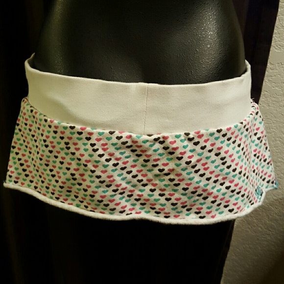 Split Multi-Cultures Heart Pattern Mini Skirt - Picture 3 of 4