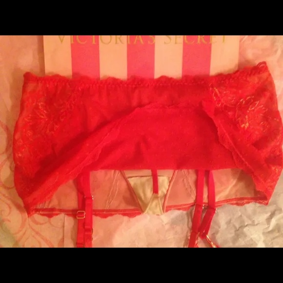 Victoria's Secret Push Up Bra & Garter Set , 36B - Picture 4 of 4