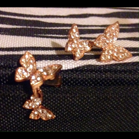 Earrings - Picture 1 of 1