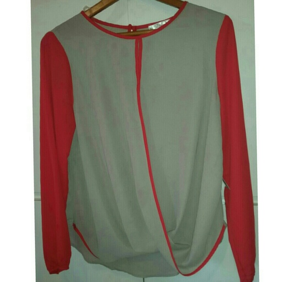 BEIGE & RED DRAPED CHIFFON TOP- SIZE MEDIUM. .NEW! - Picture 2 of 4