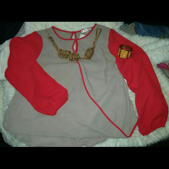 BEIGE & RED DRAPED CHIFFON TOP- SIZE MEDIUM. .NEW! - Picture 3 of 4
