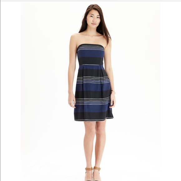 Old Navy Dresses & Skirts - Old Navy strapless dress