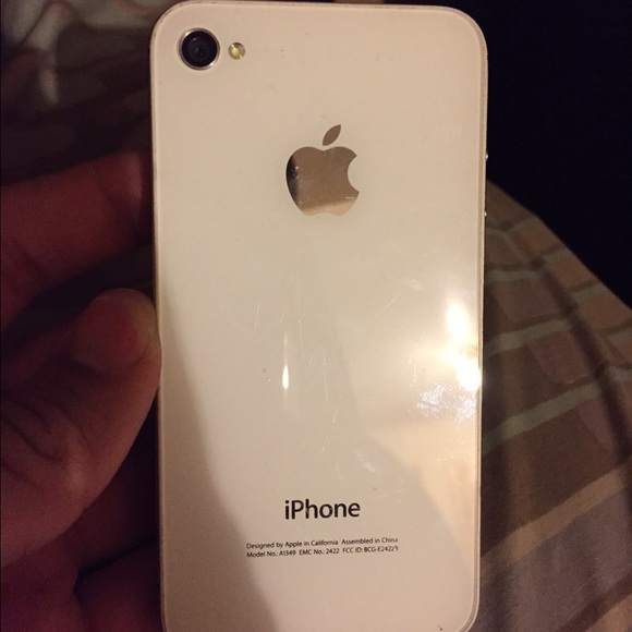 Apple Accessories - iPhone 4 Verizon is the carrier.