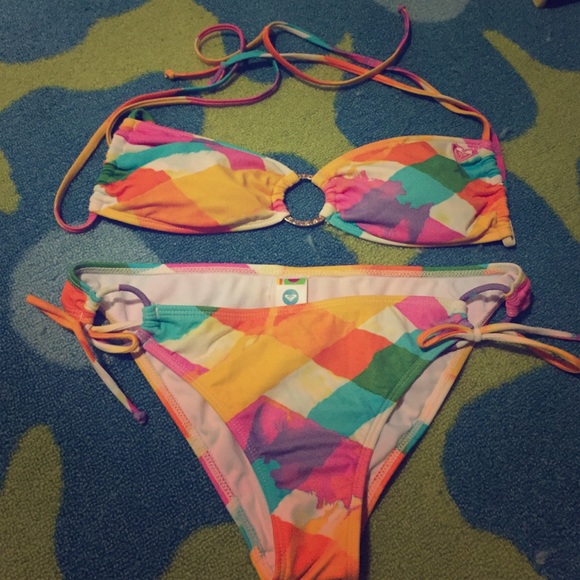 Roxy multi color top and bottom MED