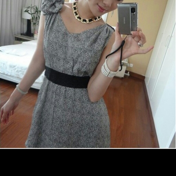 Set - Picture 2 of 3