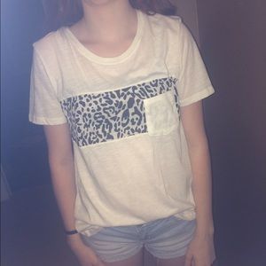 White tee shirt with cheetah print