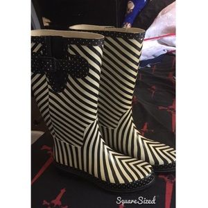 Rain boots like new