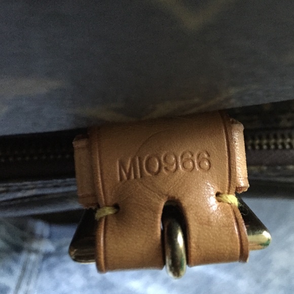 Louis Vuitton montsouris backpack - Picture 4 of 4