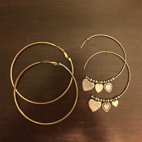 Earring - Picture 1 of 3