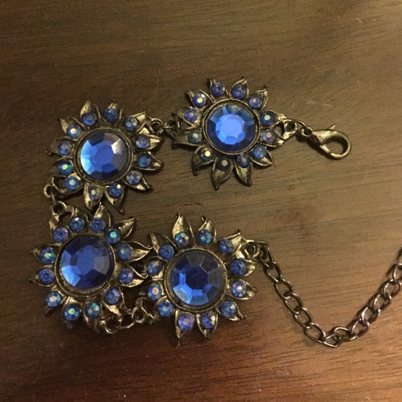 Set - Picture 3 of 3