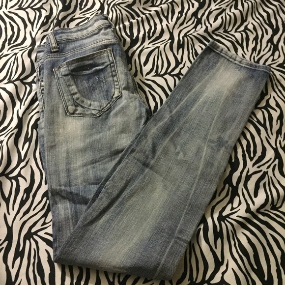 🚫SOLD🚫 Ripped Jeans - Picture 2 of 2