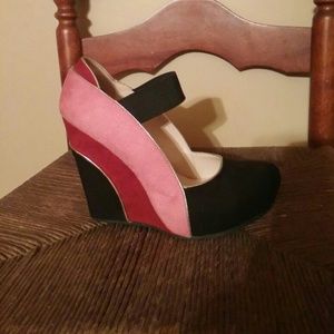 Wedge Shoe - Barely Worn
