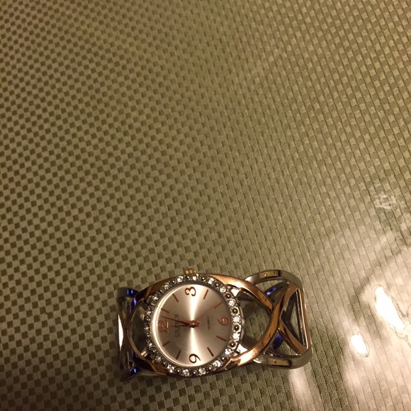 Accessories - Fashion watch