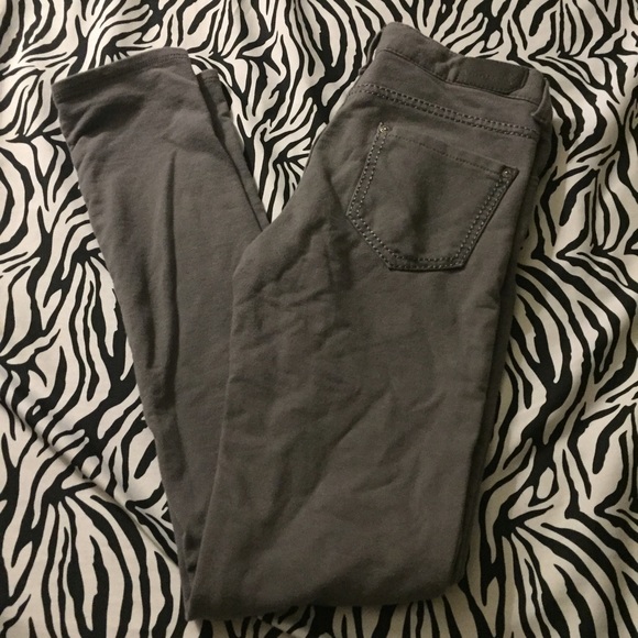 🚫SOLD🚫 Grey Skinny Pants