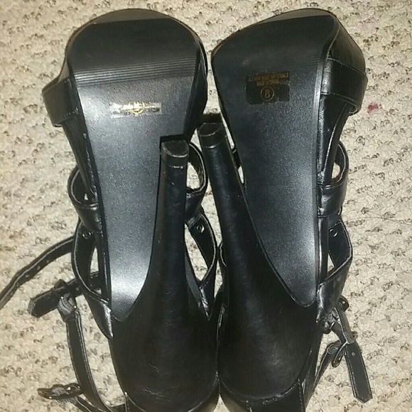 Stilettos - Picture 3 of 3