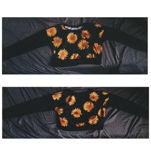 🌻🌻Long Sleeve Sunflower Crop Top🌻🌻