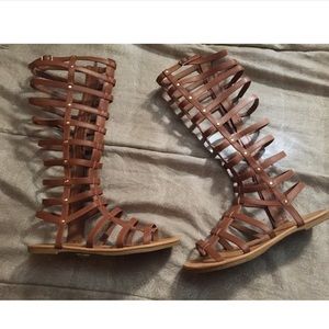 Worn once for coachella.. Good condition