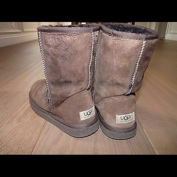 Brown short uggs - Picture 2 of 2