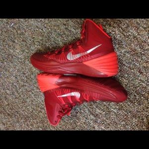 red basketball shoes