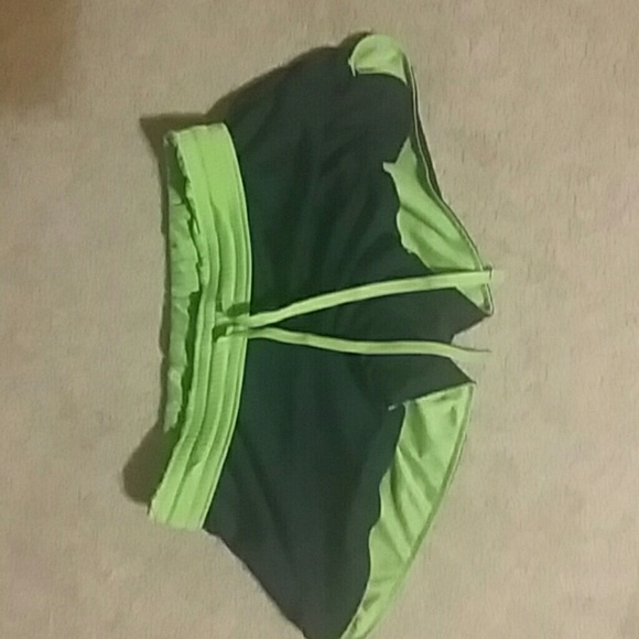Shorts - Picture 3 of 3