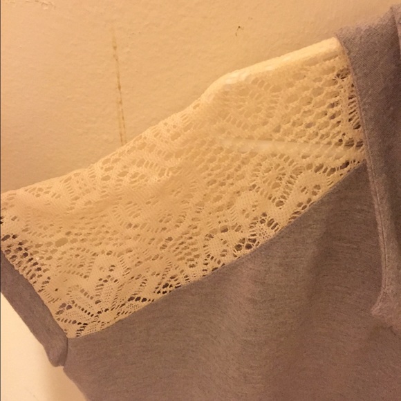 Material girl hooded cape with lace sleeve - Picture 3 of 4