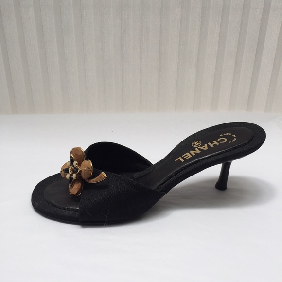 💢SOLD💢Like New Black CHANEL Slides 37 - Picture 2 of 4