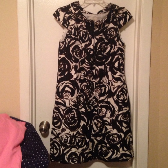 Kate spade rose shift dress black & white s