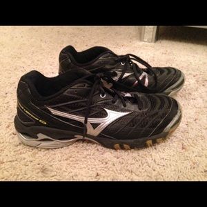 Mizuno volleyball shoes