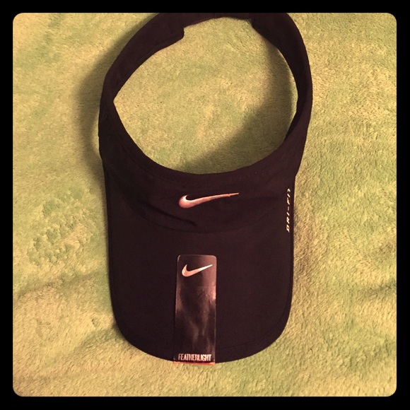 Black Nike visor