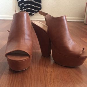 Brown chunky, open toed heels
