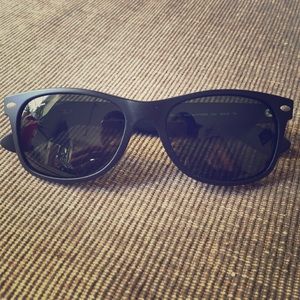 Ray Ban New Classic Wayfarer Sunglasses